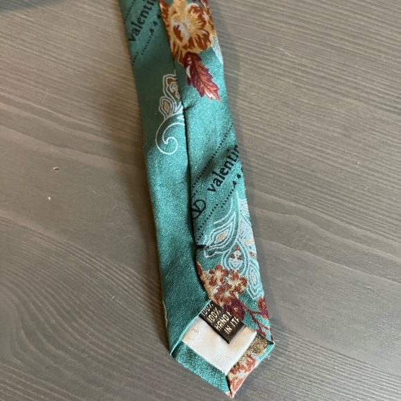 Valentino Carvatte Men’s Silk Vintage Necktie - Picture 4 of 4